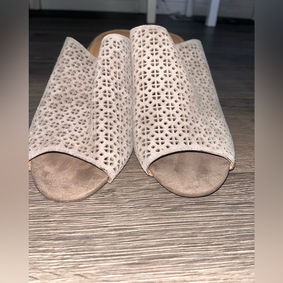 Lucky Brand Perforated Design Grey/Tan Colored Heels Size 8.5 M - Picture 6 of 8